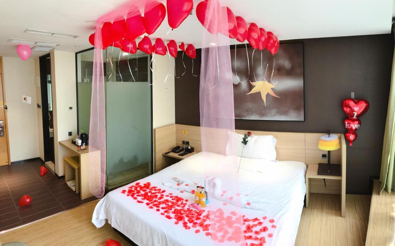 Iu Hotel Chongqing Jiefangbei 외부 사진